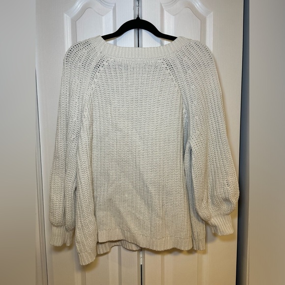 Aerie - Casual Basic Cozy Long Sleeve Warm Cream White Knit Sweater in Size M - Picture 2 of 4